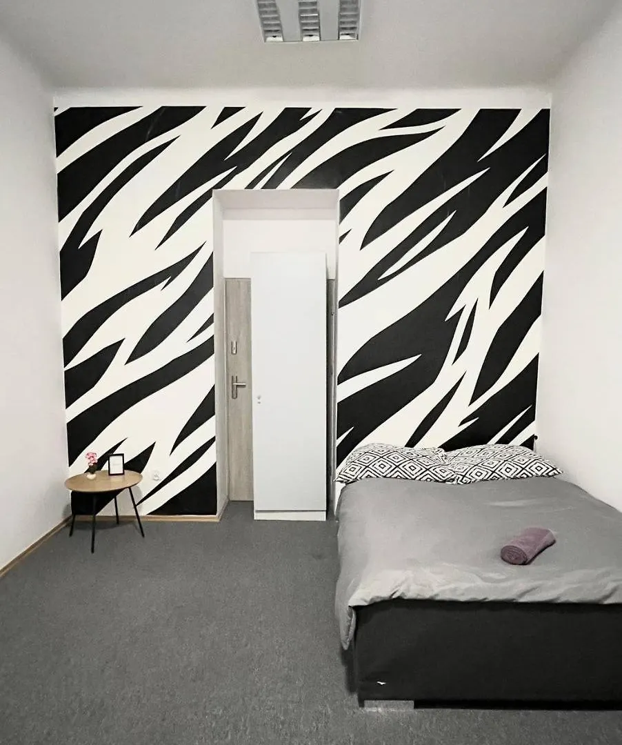 Room In Front Of Hala Targowa Station Without Window كراكوفيا بولندا