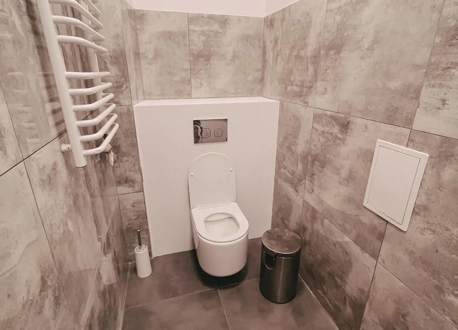 Room In Front Of Hala Targowa Station Without Window Krakow Homestay